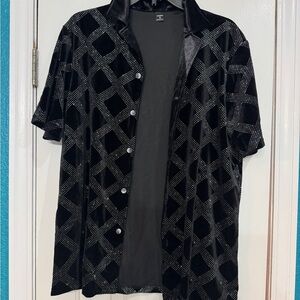 NWOT Men’s Black Rhinestone Plaid Pattern Button Up Shirt